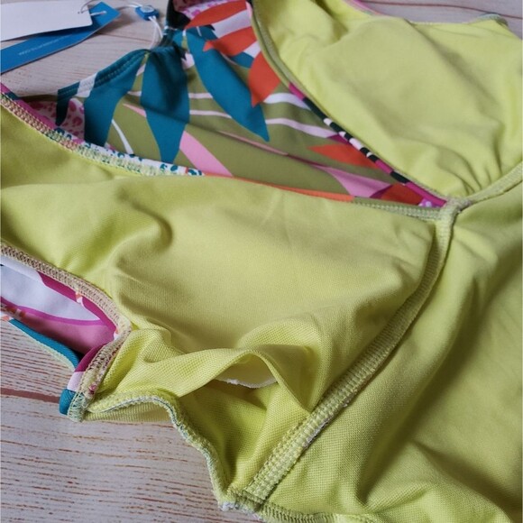 Bleu Rod Beattie Wild At Heart Cap Sleeve Plunge Neck Colorful Tropical Swimsuit - Picture 8 of 12